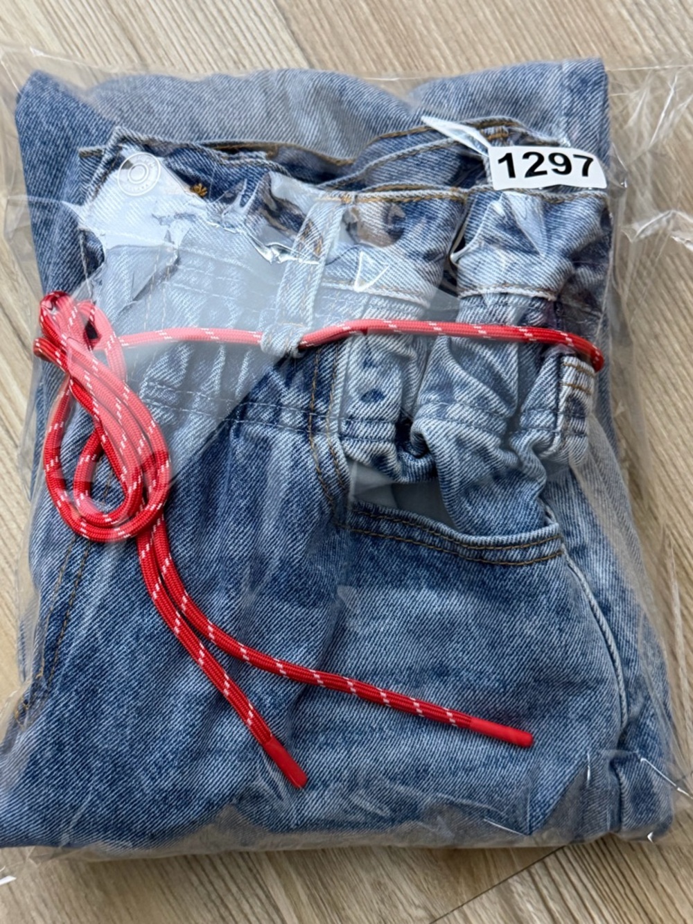 KBB by KAHLANA Women's Barrel Leg 'The
Paper Bag Jean' - Light Wash 4 - Picture 10 of 10